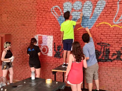 ReinventART: mural decoratiu espai de trobada