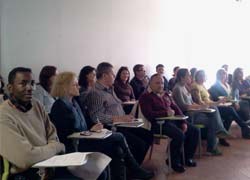 Un total de 25 persones segueixen la sessió de comunicació i marqueting personal a Can Barra
