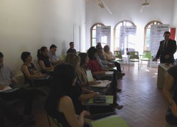 Un curs sobre el procés de venda aplega una vintena de persones al CDE Masia Can Barra