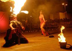 La llegenda d'Iskariot inunda de foc, llum i color Sant Quirze