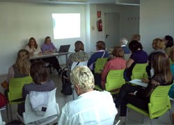 Èxit de la conferència de la metgessa Carme Valls al Centre Municipal d’Informació i Recursos per a Dones