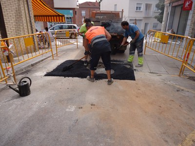 Acaben les obres de reparació del clavegueram al carrer Francesc Pi i Margall