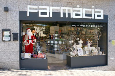 La farmàcia 3 Cantons guanya el concurs d'aparadors nadalencs