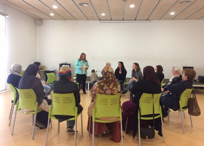 Taller a Les Fonts per enfortir l’autoestima de les dones i les xarxes de suport mutu