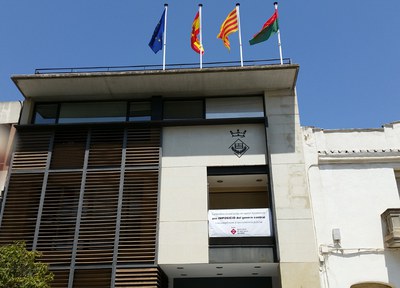 L’Ajuntament penja de nou la bandera espanyola en resposta al contenciós interposat per la Delegació del Govern