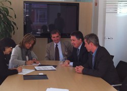 L´Ajuntament signa un protocol d´intencions per avançar en el soterrament de les línies d´alta tensió