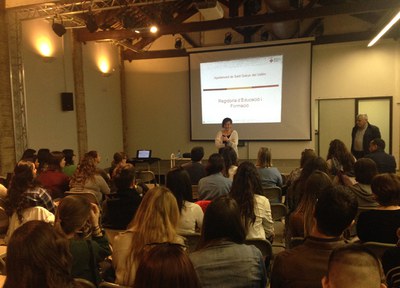 L’alumnat de Pedagogia de la UAB visita l’Ajuntament