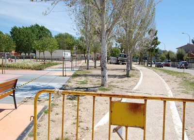 Actuació per delimitar els aparcaments incorrectes entorn l’escola Purificació Salas