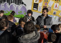 L’Espai Canya Jove instal•la un punt d’informació sobre la Sida a l’IES Sant Quirze