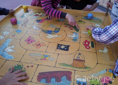 Els Jugantots acomiaden l'any a la Fira de Brocanters