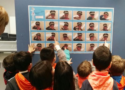 Alumnes del Pilarín Bayés visiten les dependències de la Policia Local