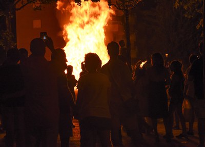Sant Quirze celebra el Sant Joan al voltant de la Foguera del Mas Duran