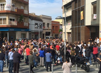 Sant Quirze es manifesta contra la violència durant la jornada electoral de l'1-O