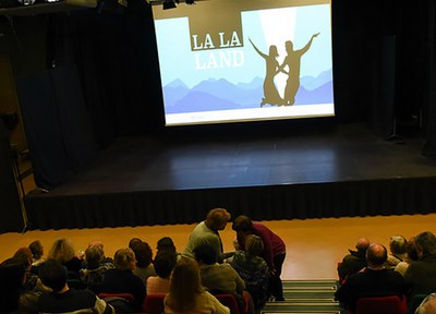 Més d’un centenar de persones gaudeixen de les projeccions de cinema a la Patronal