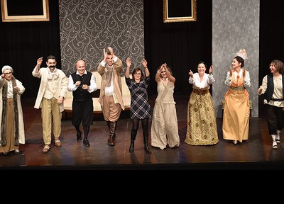 Onze al Teatre presenta “Les Falses Confidències” davant d’una Patronal plena