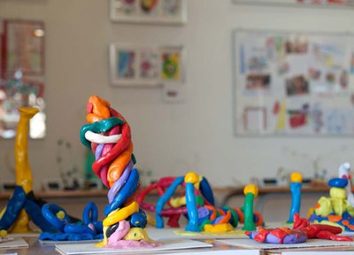 Comença el termini per demanar ajuts a l'escolaritat