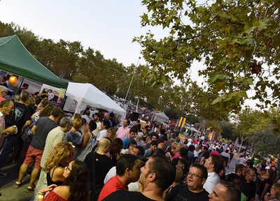 Obert el termini per sol•licitar una parada de venda de botifarres per Festa Major