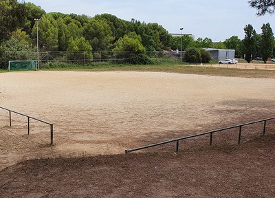 Comencen els treballs de millora del terreny situat davant del tanatori