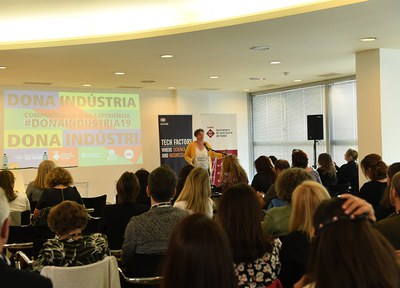 Empresàries i emprenedores reclamen més visibilitat de la dona al sector industrial