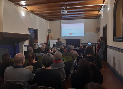 La solidaritat de Sant Quirze del Vallès amb el Nepal omple la Masia de Can Feliu