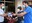 L’Ajuntament lliura bosses reutilitzables als establiments locals