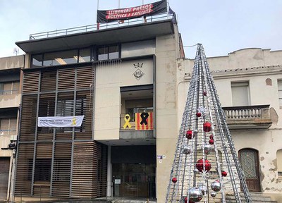 L'Ajuntament de Sant Quirze s'uneix al dia de dol decretat amb motiu de l'incendi de Badalona