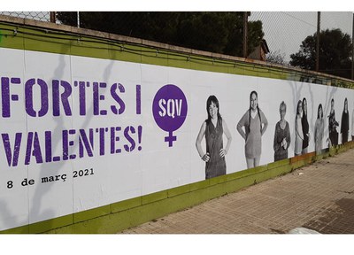 El mur de la ronda d’Arraona ja llueix la imatge d’una vintena de dones per commemorar el proper 8M