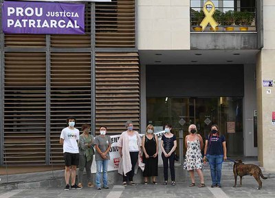 Concentració per condemnar la violència masclista