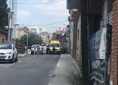 Dues persones ferides en un incendi al carrer Pompeu Fabra 