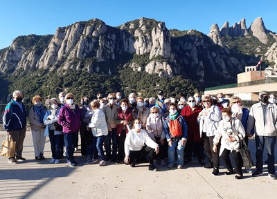 Avis i àvies del poble visiten Montserrat