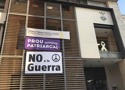 Avui, concentració a la plaça de la Vila pel NO a la guerra