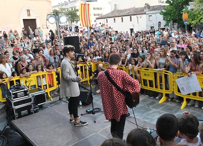 Triquell omple la plaça de la Vila amb un pregó i una actuació molt properes