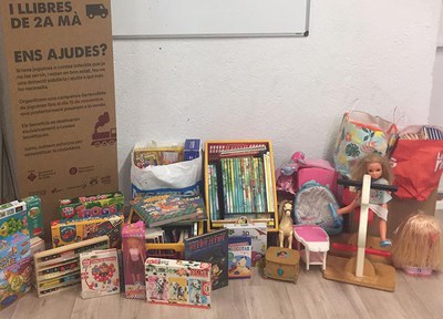 Diumenge, Mercat de joguines i llibres de segona mà