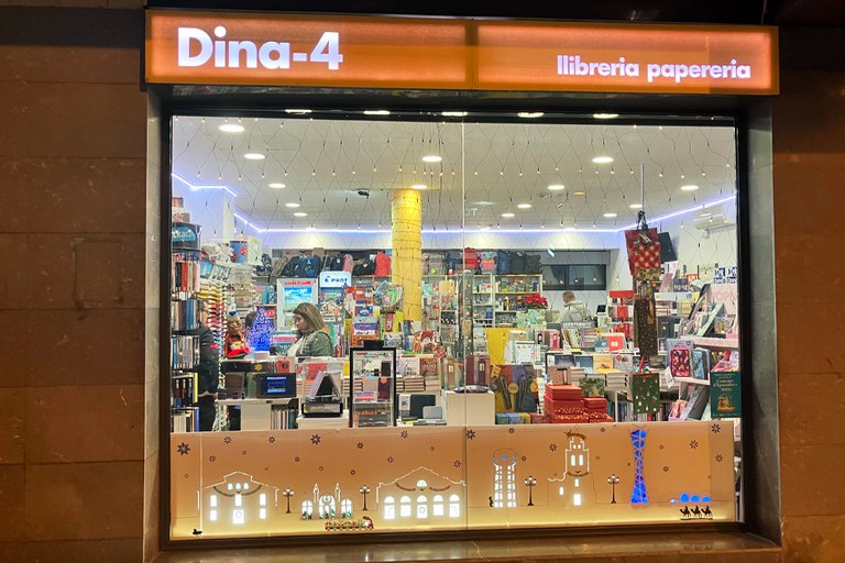 llibreria-papereria-dina-4.jpg