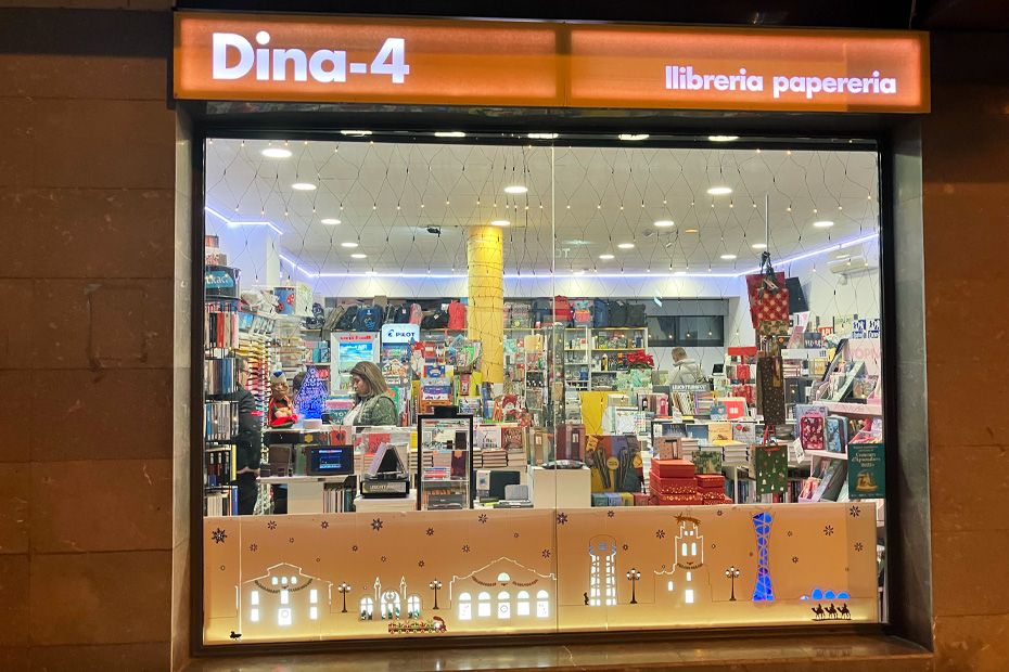 llibreria-papereria-dina-4.jpg
