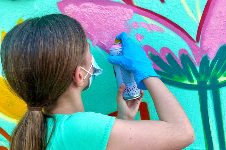 Imatges captades durant la realització del mural