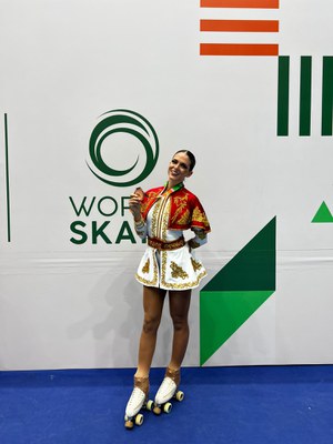 Marina amb la medalla