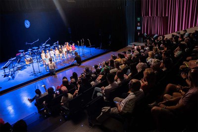 L'Escola Municipal de Música acomiada el curs sobre l'escenari