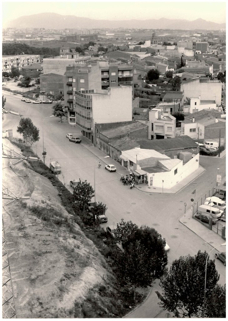 3-	Vistes de la cantonada de la Rda. Arraona i el c. Dr. Fleming (Kiosc “Cantarero”).
