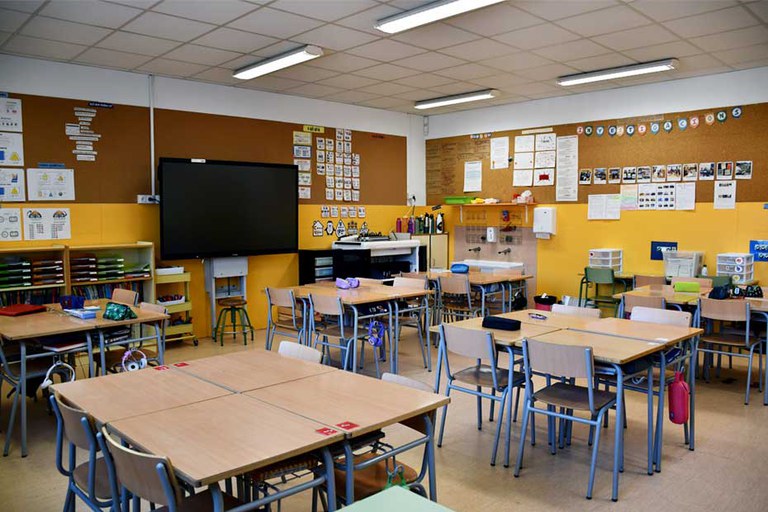 aula-escola-pilarin-bayes.jpg