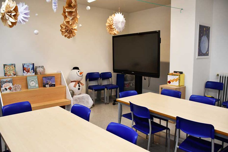 aula-escola-taula-rodona.jpg