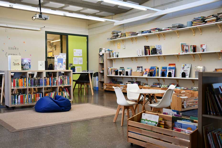 biblioteca-institut-escola-onze-de-setembre.jpg