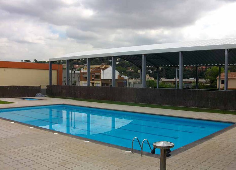 piscina les fonts.jpg