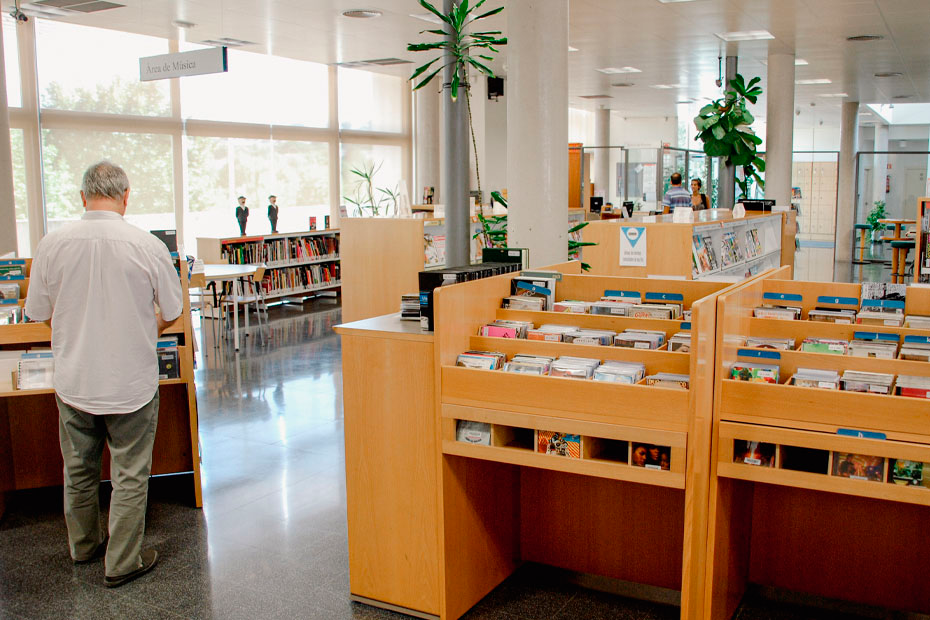 biblioteca-espai-interior.png