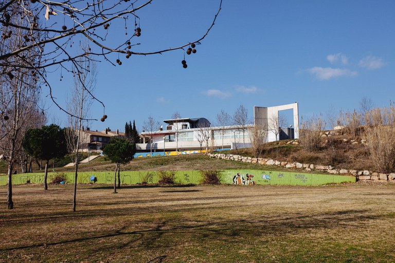 biblioteca-exterior-jardi.jpg