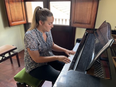 Marta Casals (Piano, Conjunt de Pianos i Música i Moviment)