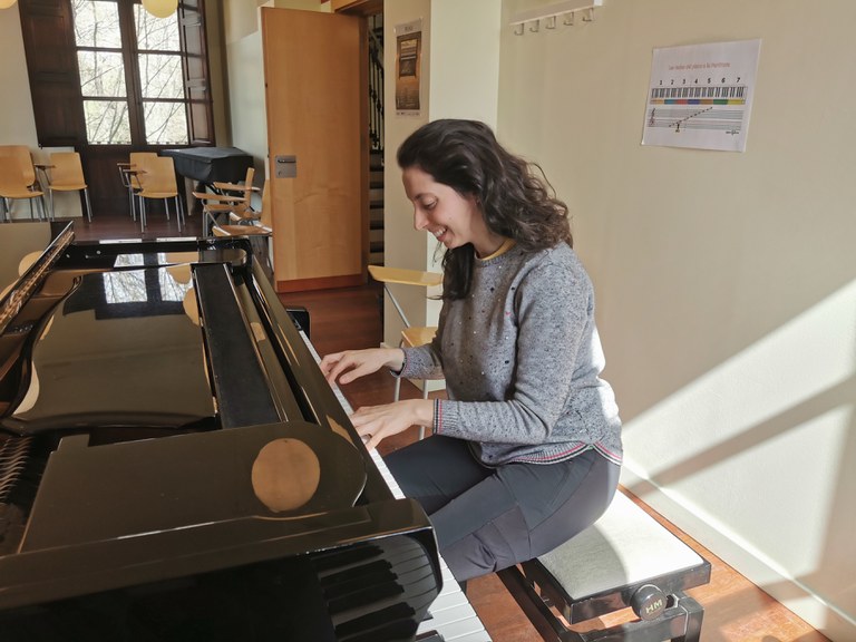 Nora Girbau (Piano)