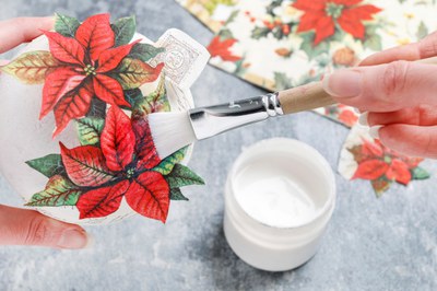 Taller de Nadal amb la tècnica de decoupage